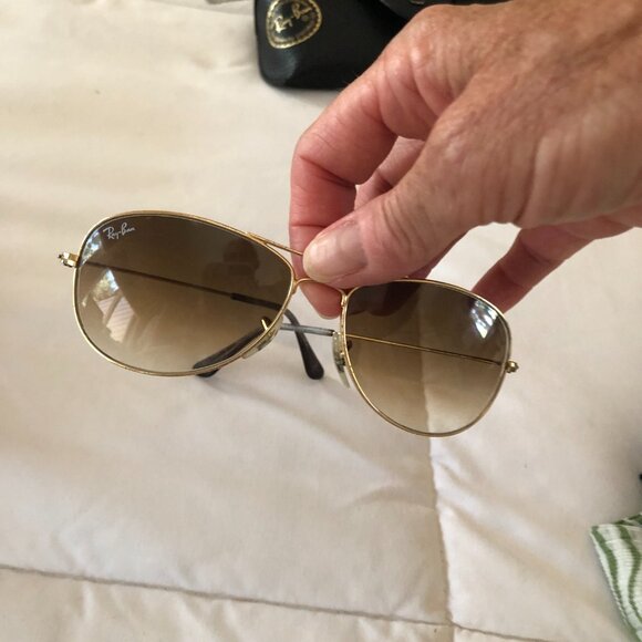 Ray Ban sunglasses with case - small size - Picture 2 of 2